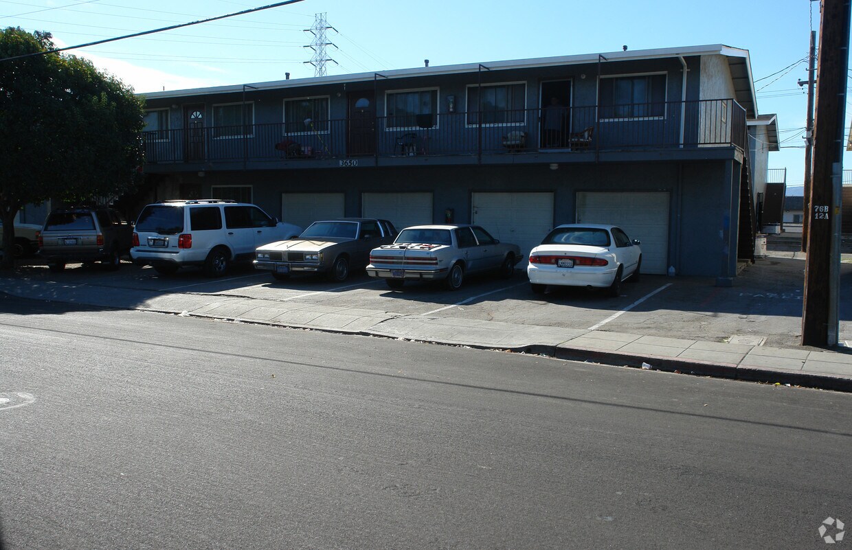 Primary Photo - 3650 Haig St