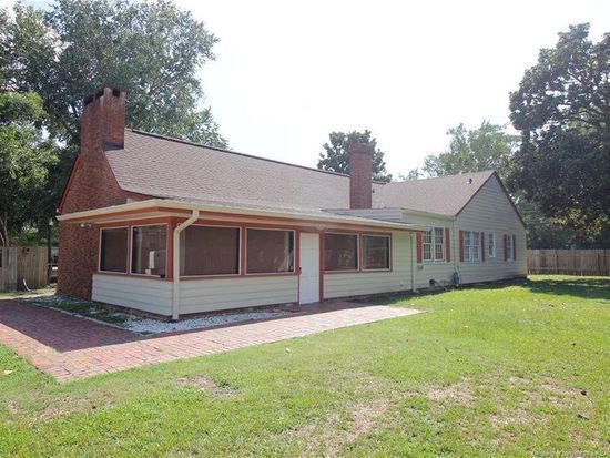 Primary Photo - 1205 N Barker St, Lumberton, NC 28358