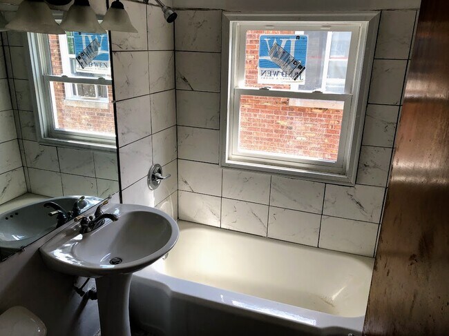 Foto del edificio - 4545 N Teutonia Ave