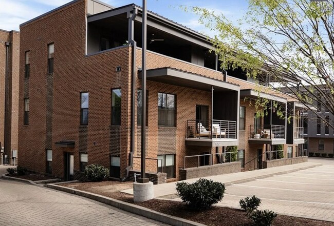 Foto del edificio - 1405B Martin St