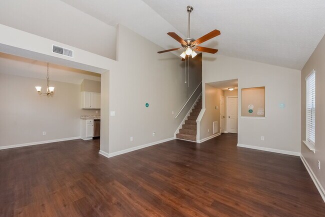 Foto del edificio - 2729 Riverbend Dr