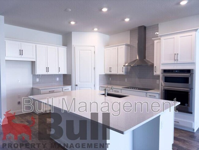 Foto del edificio - 13239 McMillan Dr