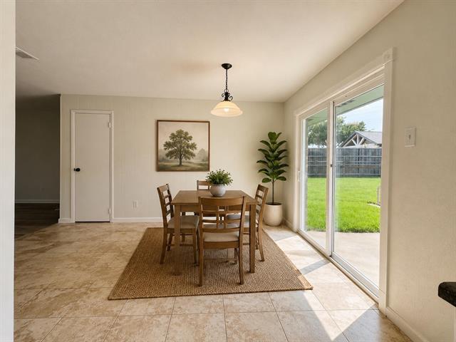 Building Photo - 409 Starling Dr
