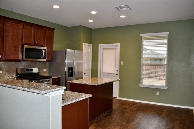 Building Photo - 228 La Dera Dr