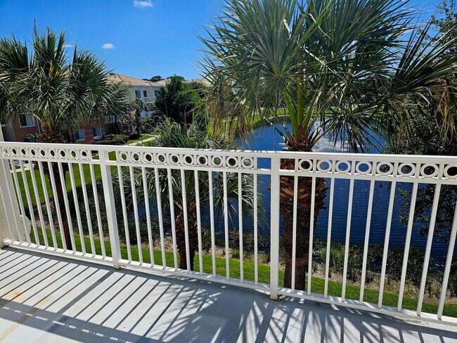 Foto del edificio - 8308 Myrtlewood Cir W