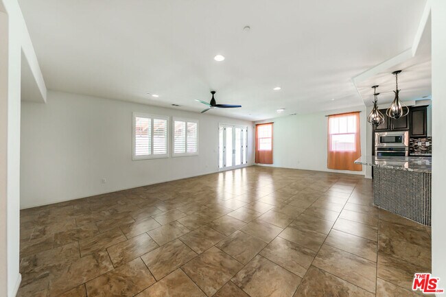 Foto del edificio - 22379 Driftwood Ct