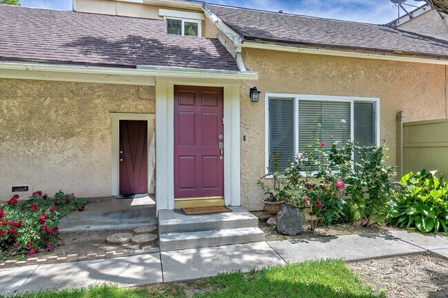 Foto del edificio - 22730 Bassett St