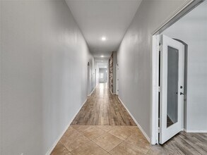 Building Photo - 5643 Walnut Glen Ln