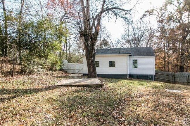 Building Photo - 713 Ridgecrest Dr