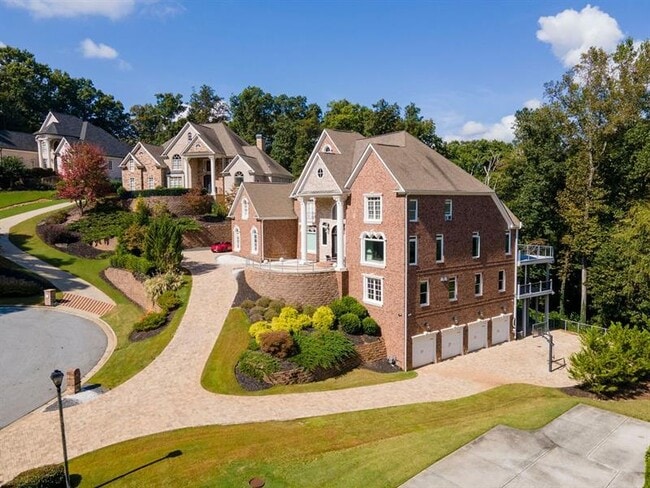 Building Photo - 8345 Grogans Ferry Rd