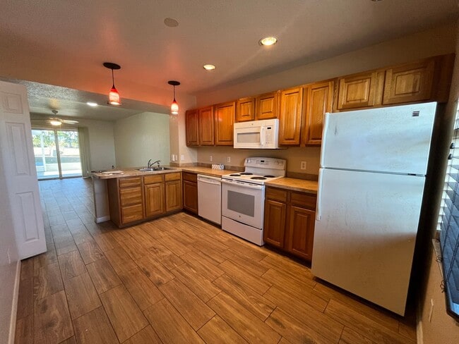 Building Photo - 26366 Nadir Rd