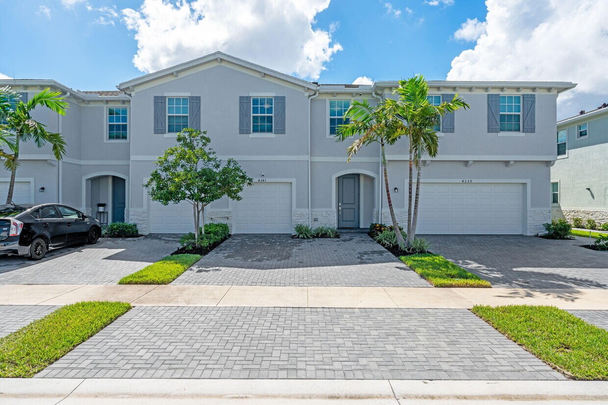 Foto principal - 4341 Pond Lily Ln