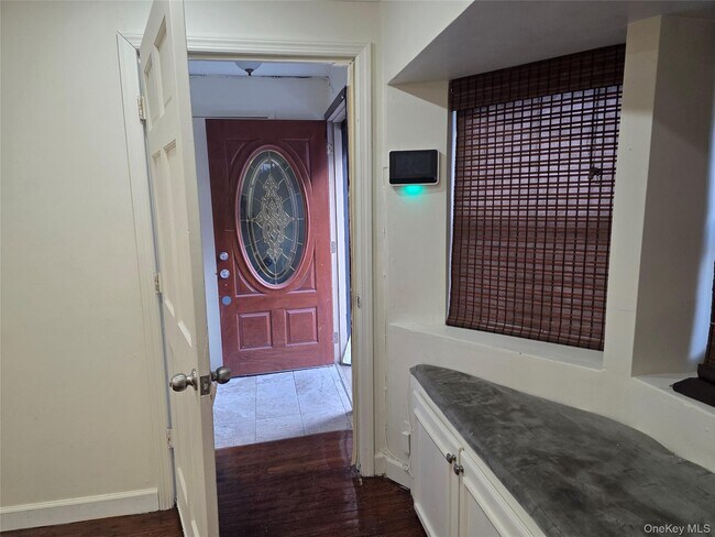 Building Photo - 301 Wyona St