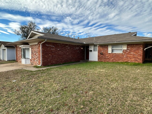 Building Photo - 3 Bedroom 2 Bathroom - Located in Midwest ...