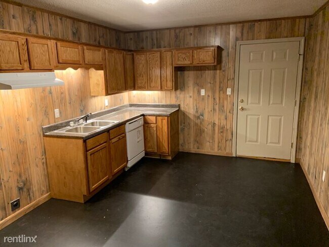 Building Photo - 4 br, 1.5 bath House - 614 N 13th Ave