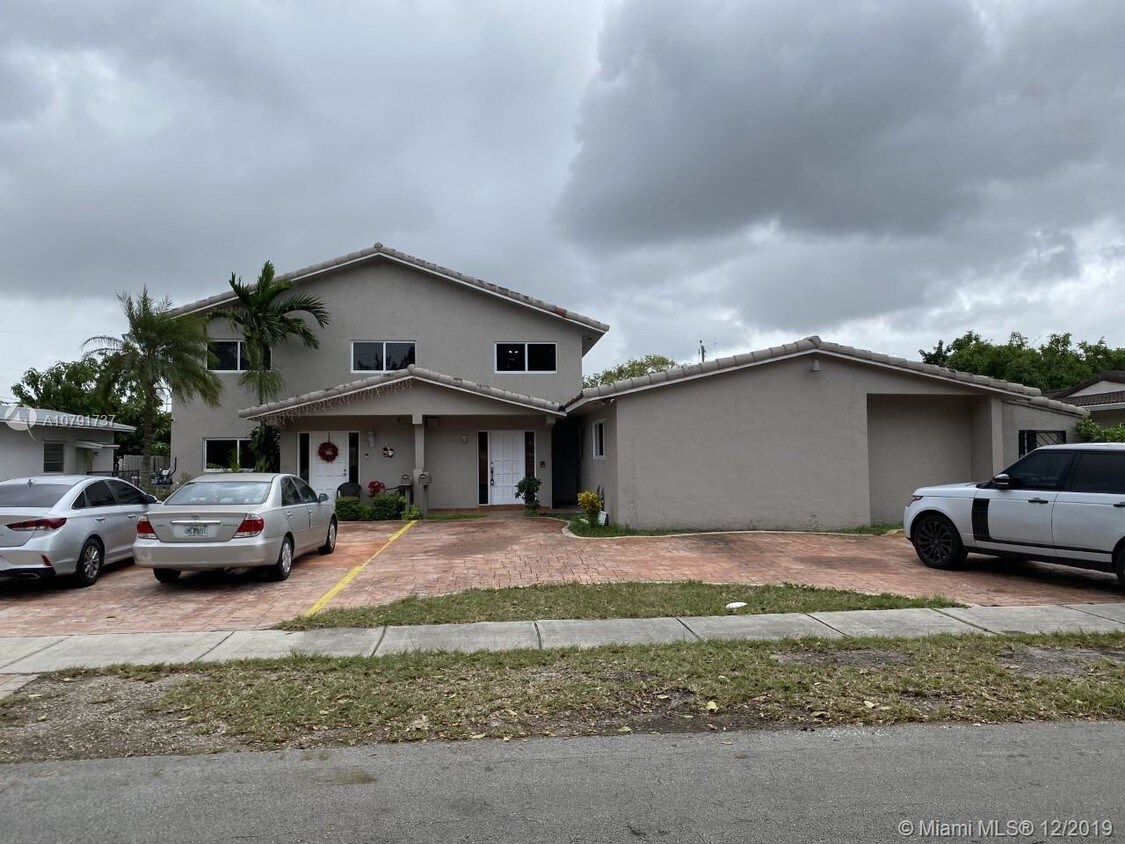 9220 SW 34th St Unit 1, Miami, FL 33165 Room for Rent in Miami, FL