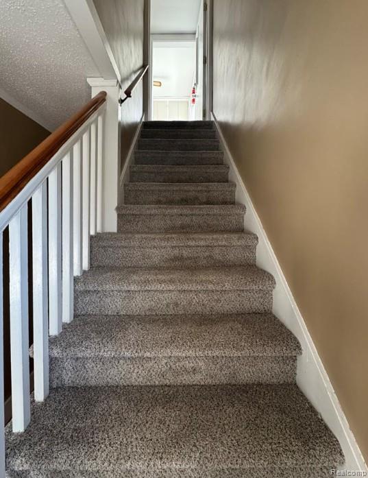 Building Photo - 355 Poplar St