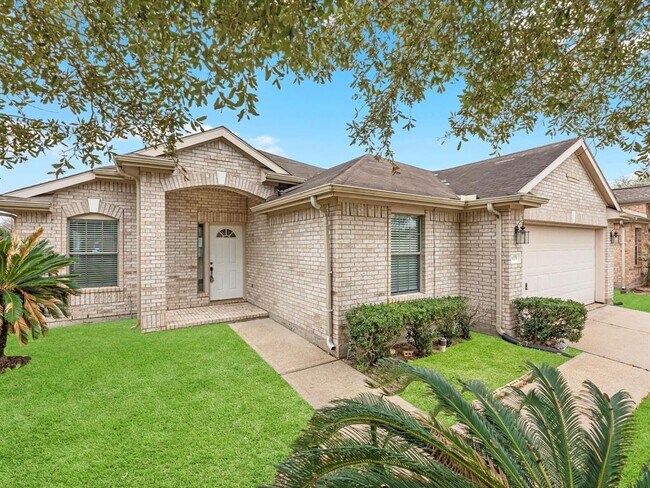 Building Photo - 16331 Autumn Leigh Dr