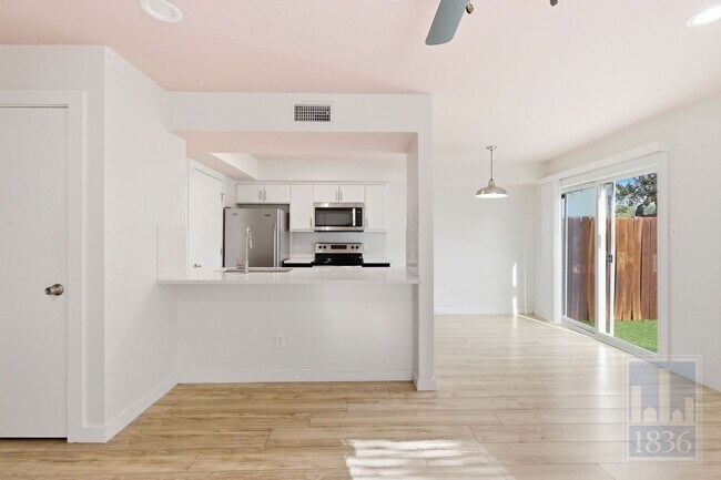 Foto del edificio - 1308 Southport Dr