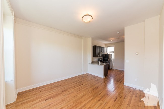 Foto del edificio - 2954 N Racine Ave