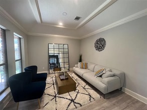 Building Photo - 911 Montview Dr