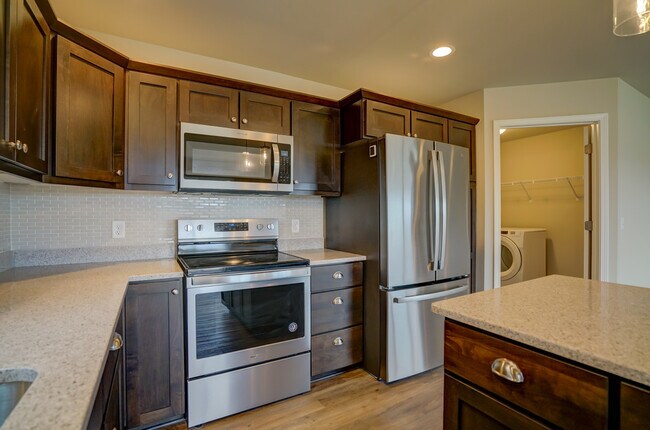 Building Photo - 9932 Sweet Willow Pass