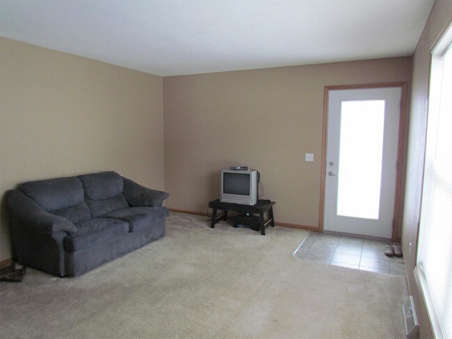 Building Photo - 1504 Brookside Dr