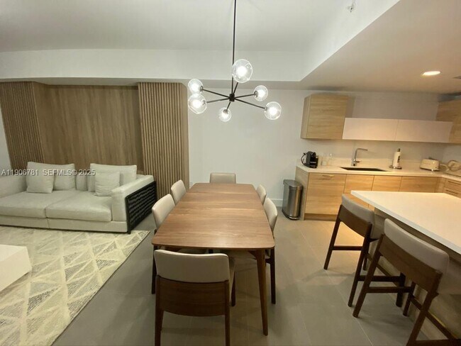 Foto del edificio - 16385 Biscayne Blvd