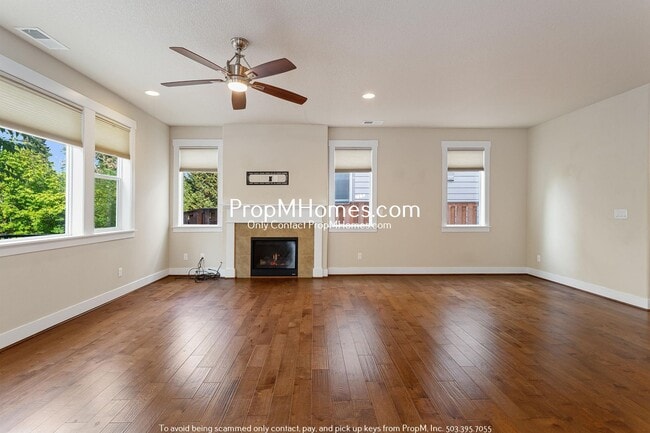 Foto del edificio - Light & Bright Home in Beaverton - Four Be...