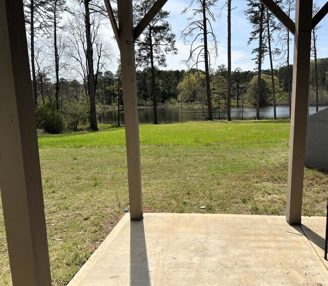 Building Photo - Spacious 2BR/2Bath House in Fayetteville