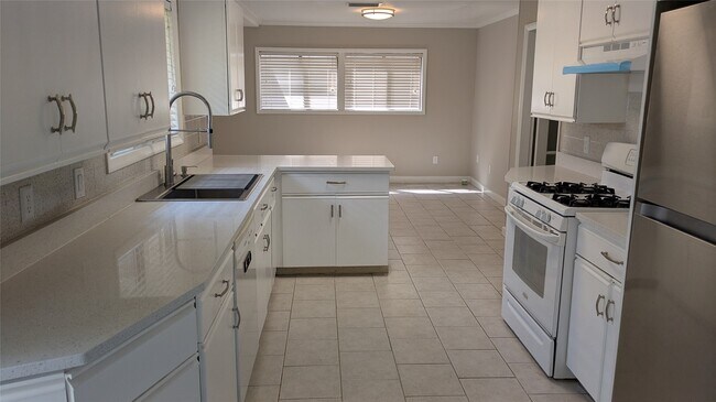 Foto del edificio - 5303 Evergreen St