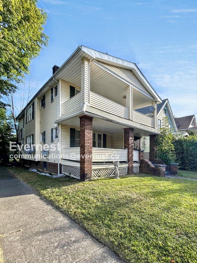 Foto del edificio - 12701 Benham Ave