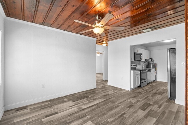 Building Photo - 815 Dundas Ct