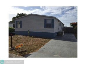 Building Photo - 11913 Watergate Cir