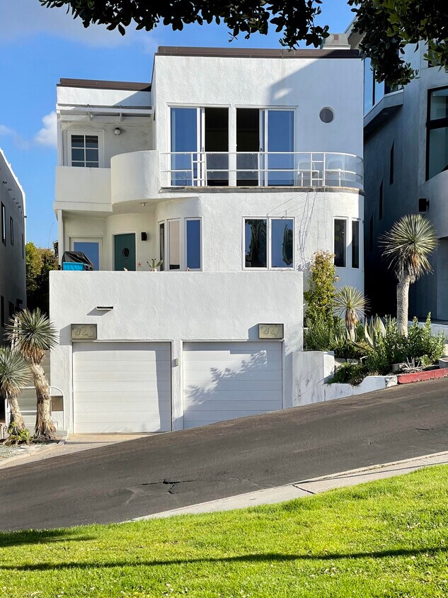 227 27th St Unit 227, Manhattan Beach, CA 90266 Apartments in