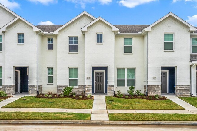 Foto del edificio - 2207 Seven Oaks Blvd