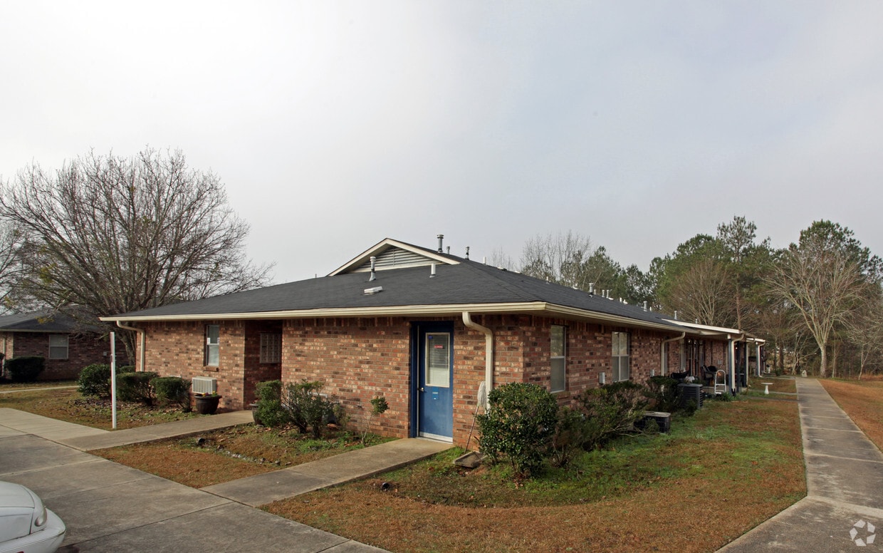 East Gate Manor Apartments Apartments in Magee, MS