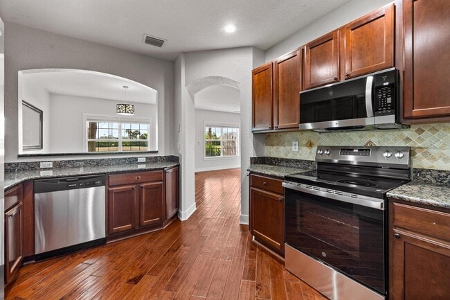 Foto del edificio - 4205 Bamboo Palm Ct