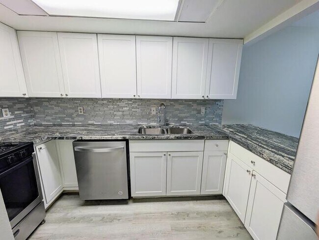 Building Photo - 481 Granite Ridge Pl