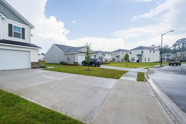 Building Photo - 37 Stetson Dr