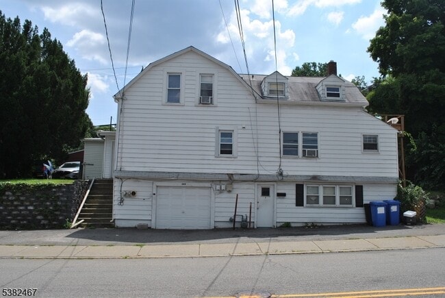 Building Photo - 347 E Main St