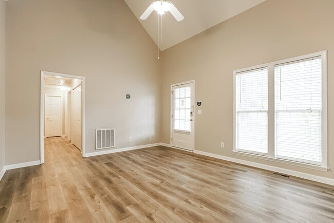 Building Photo - 185 Jared Dr