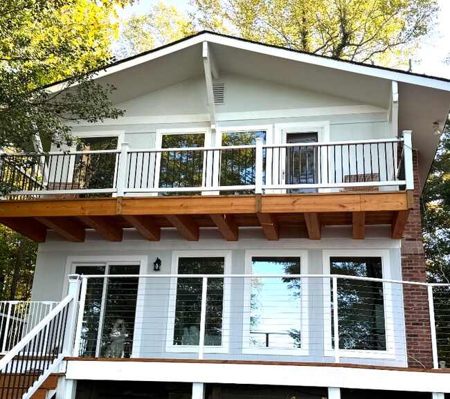 Building Photo - 1387 N Independence Dr