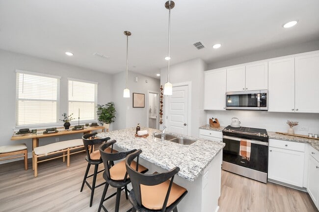 Building Photo - 5300 Berkeley Knl Cir