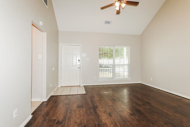 Foto del edificio - 21302 Berry Ridge Ln