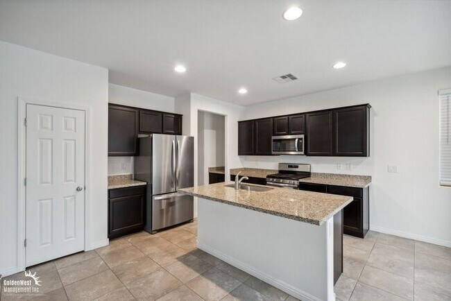 Foto del edificio - Spacious 3Bdm 2.5Ba Home with Open Floor P...