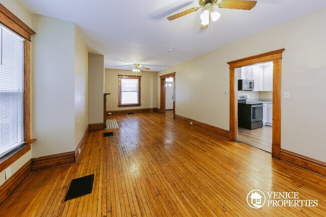 Building Photo - 2136 Indiana Ave