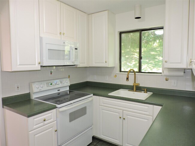 Building Photo - 237 Heritage Hills