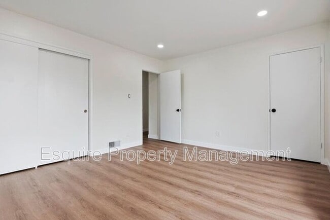 Foto del edificio - 700 E Gonzales Rd