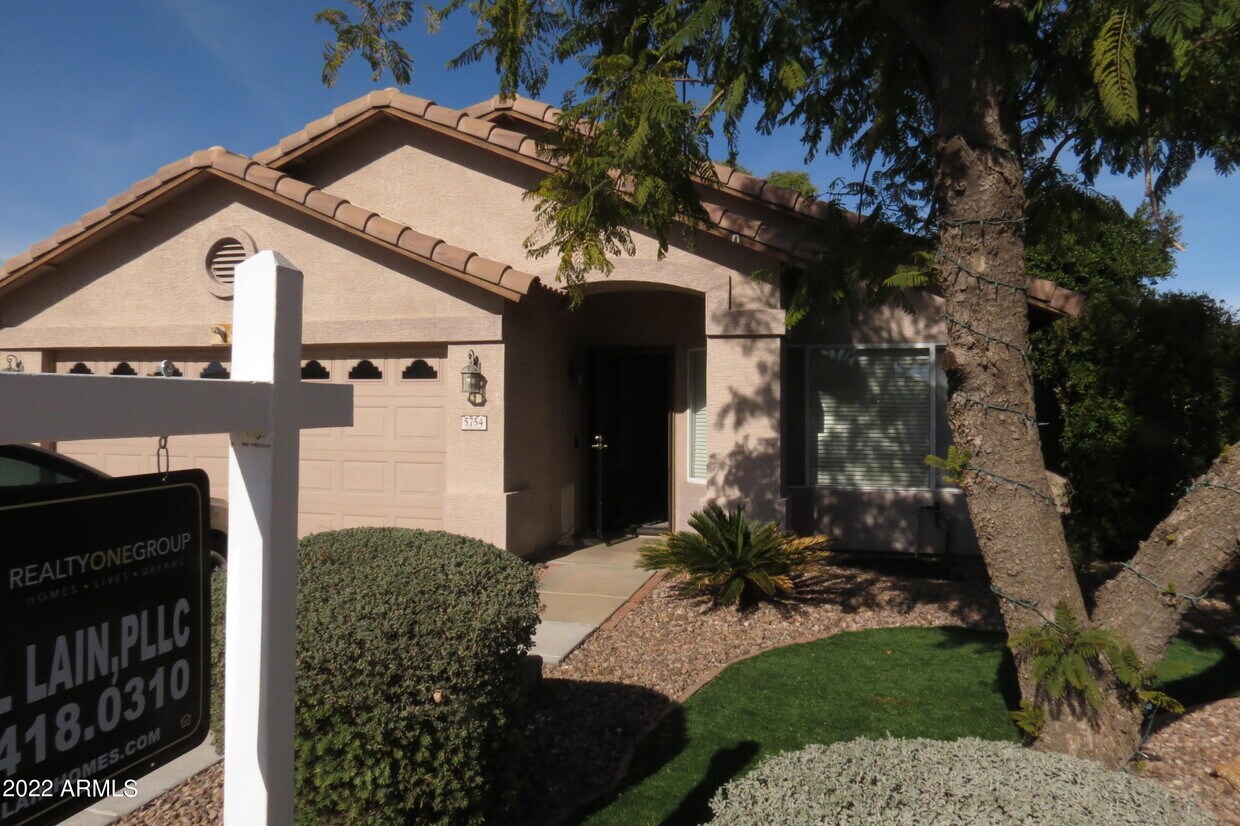 Primary Photo - 5754 E Glade Ave